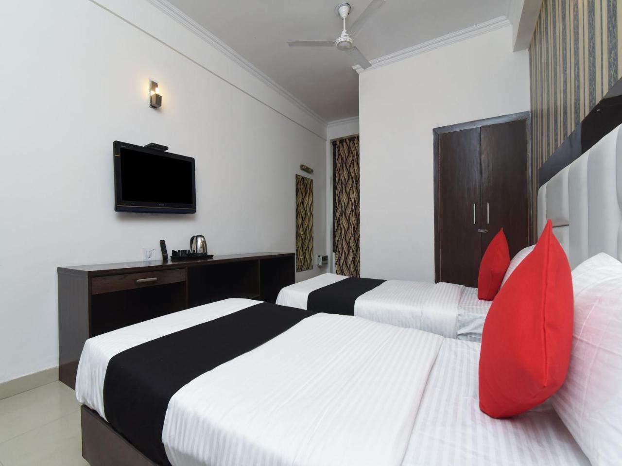 Capital O 16676 Near Noida City Center Dış mekan fotoğraf