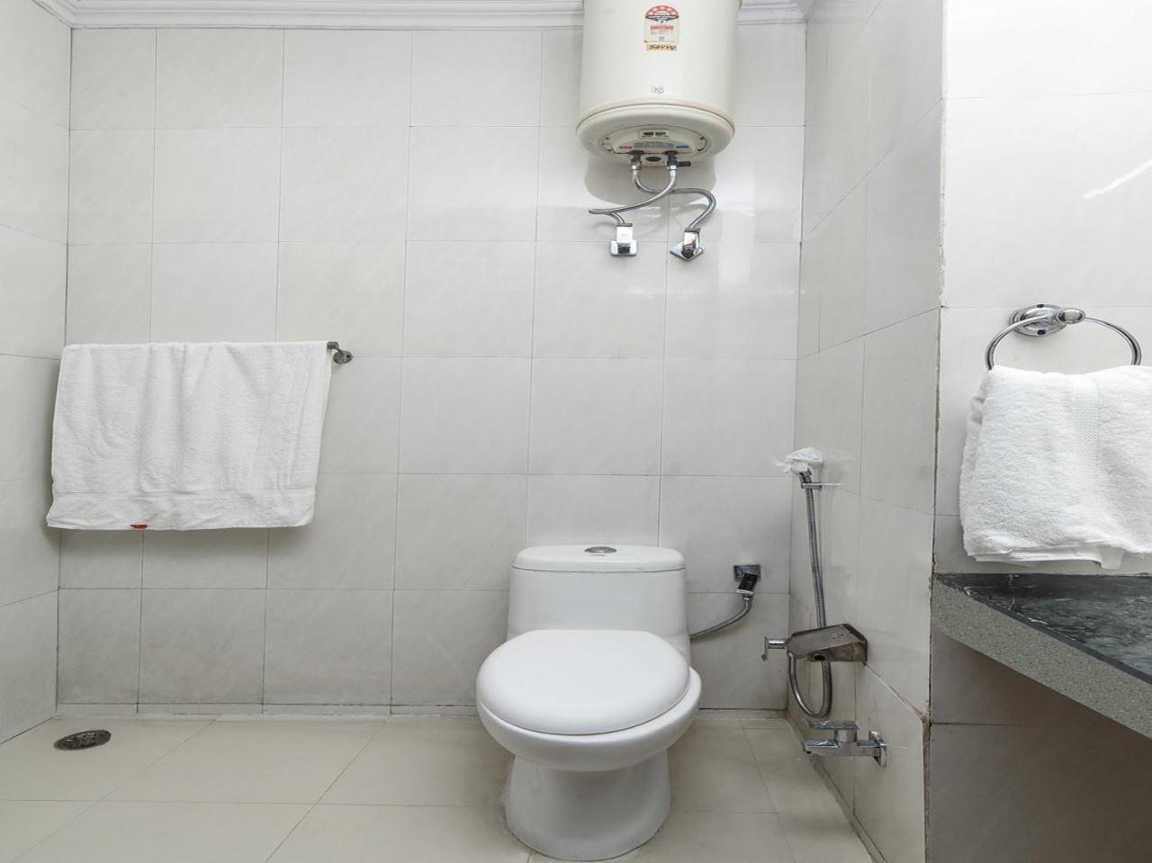 Capital O 16676 Near Noida City Center Dış mekan fotoğraf