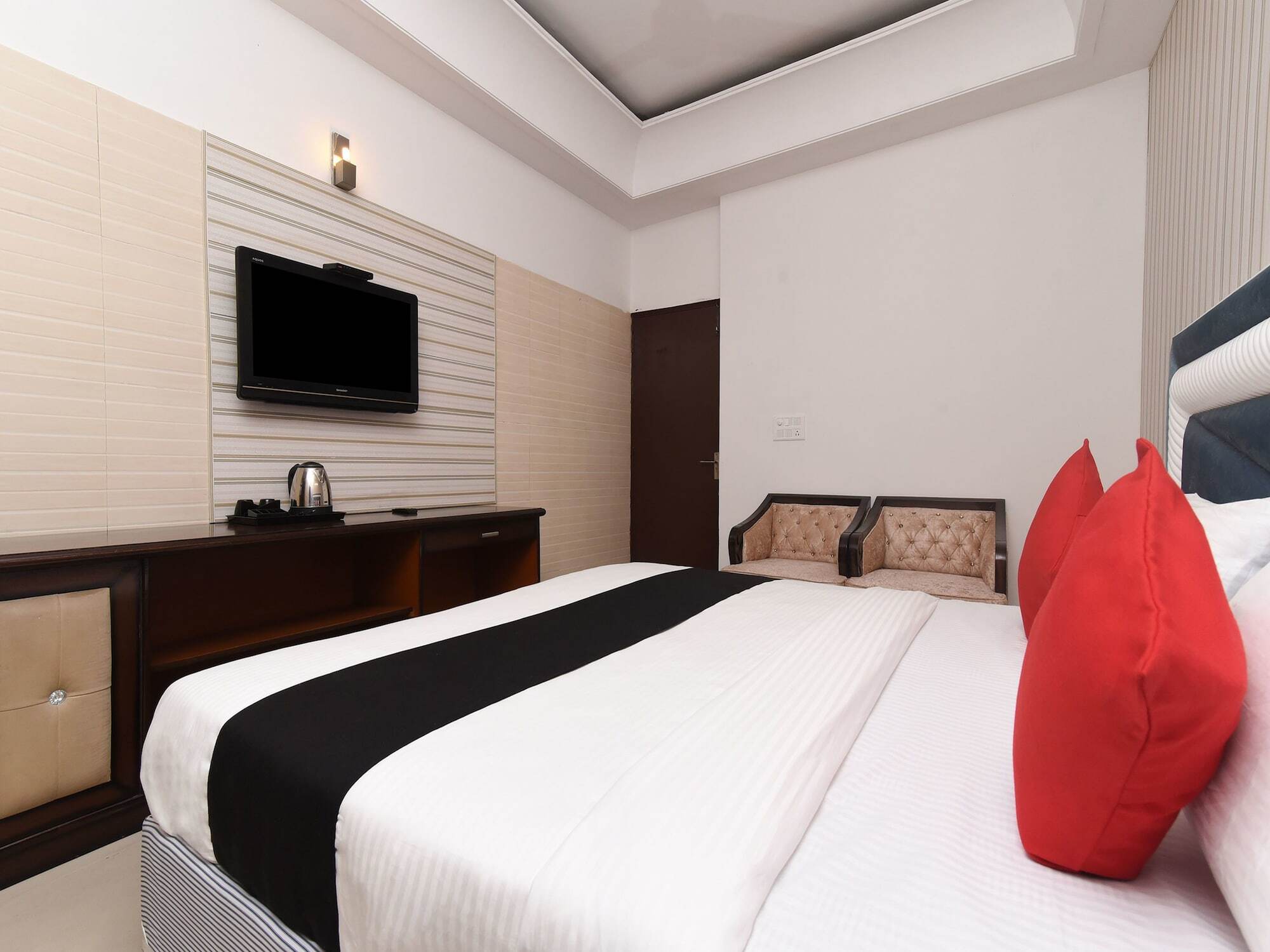 Capital O 16676 Near Noida City Center Dış mekan fotoğraf